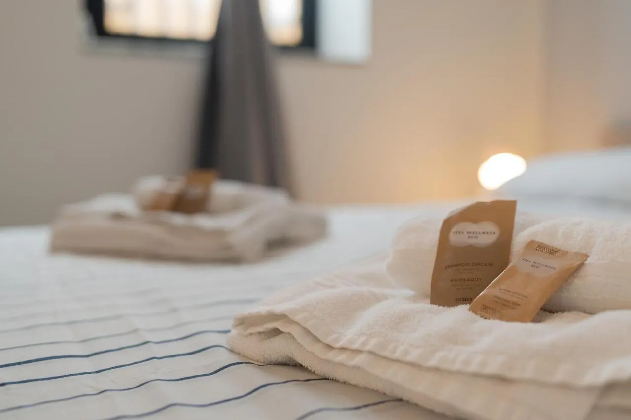 Cortile Dei Giusti - Combo Guesthouse Palermo Italië