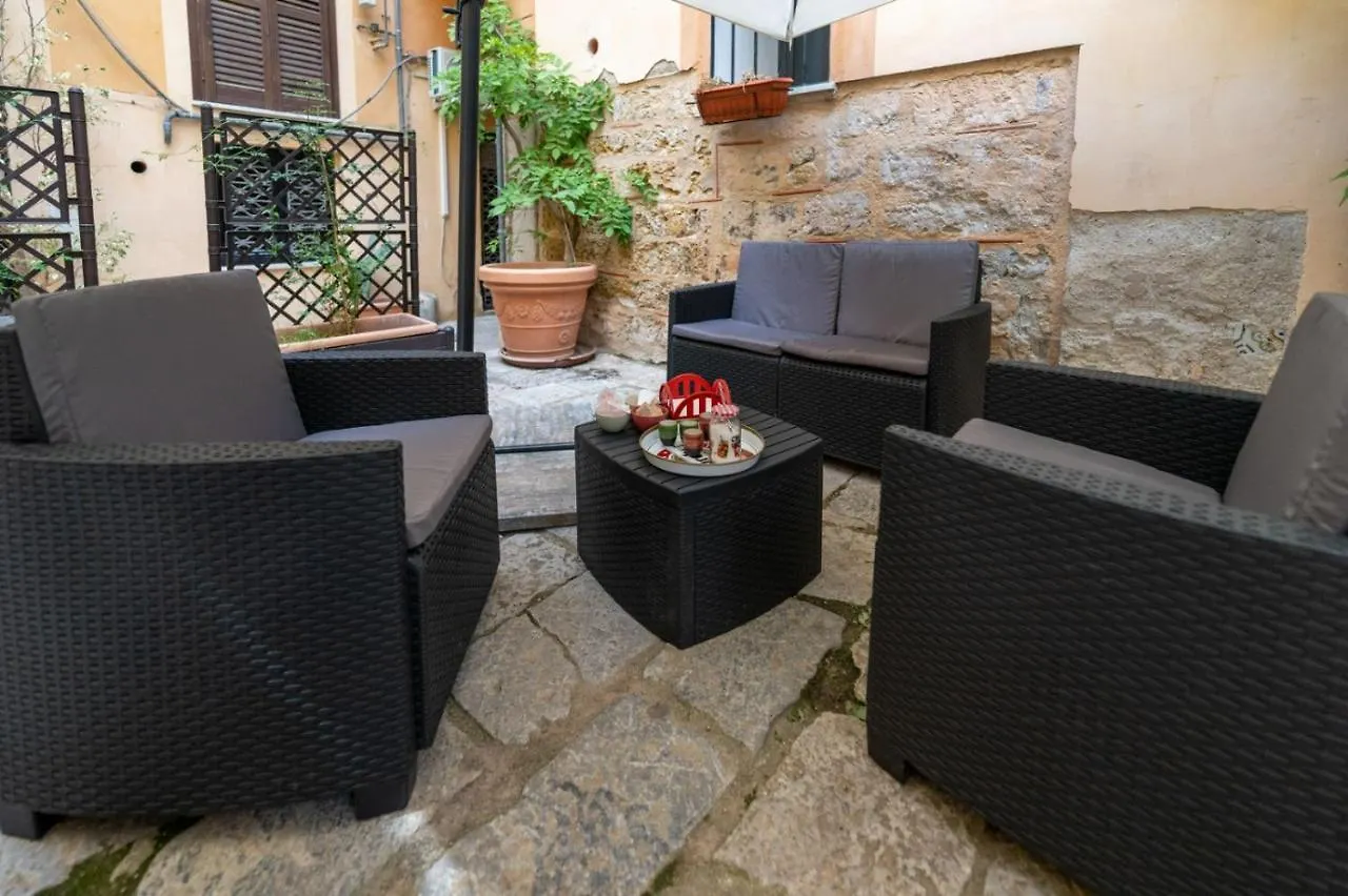 Cortile Dei Giusti - Combo Guesthouse Palermo