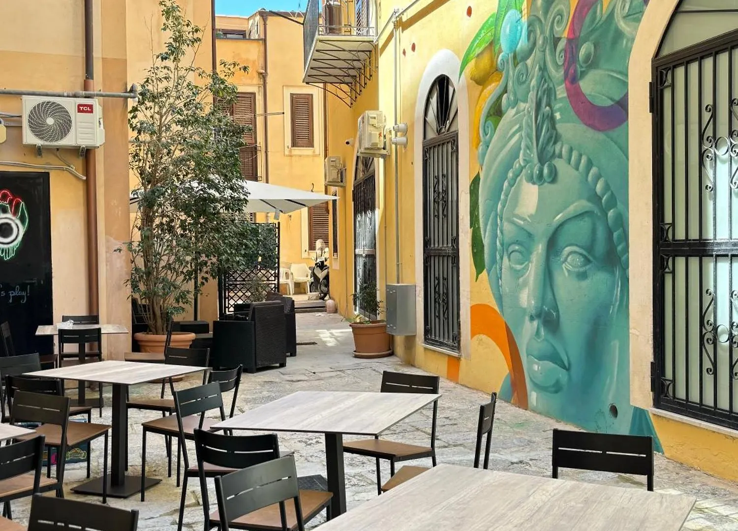 Cortile Dei Giusti - Combo Guesthouse Palermo 0*,  Itália
