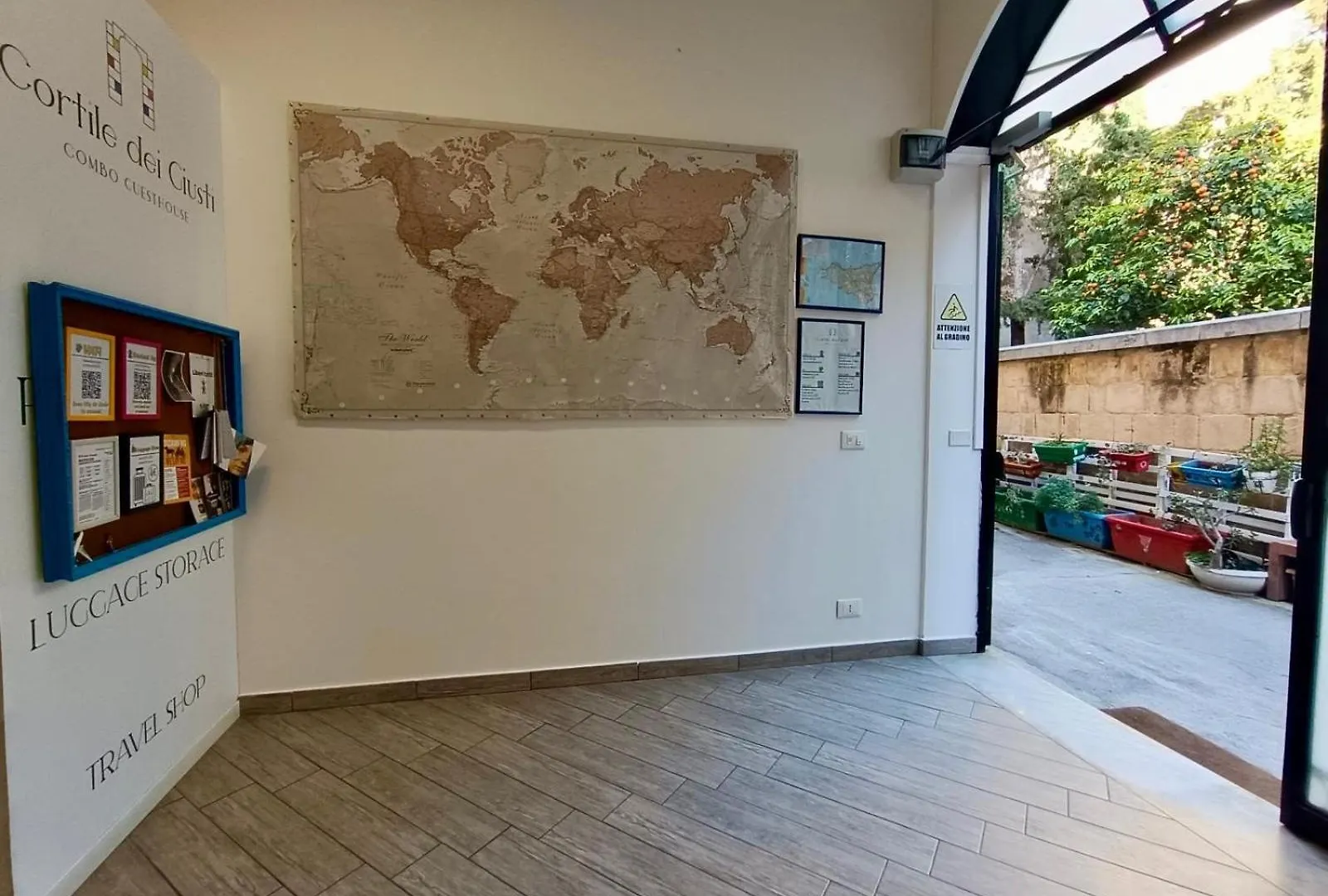 Cortile Dei Giusti - Combo Guesthouse Palermo Gasthuis