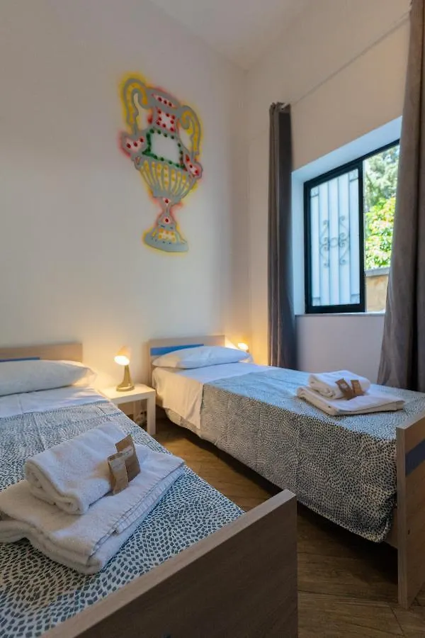 Cortile Dei Giusti - Combo Guesthouse Palermo Italy