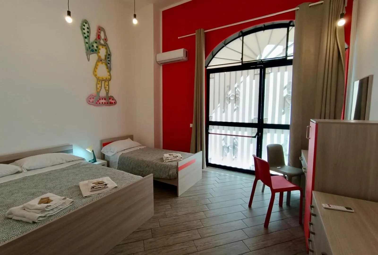 Guest house Cortile Dei Giusti - Combo Guesthouse Palermo Italy